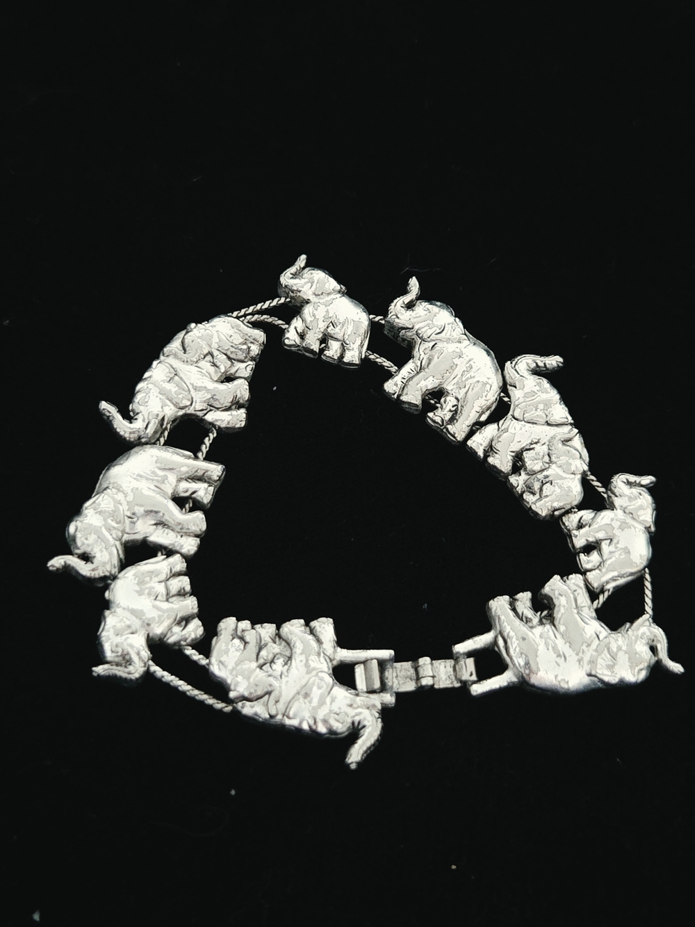 Vintage Elephant Link Bracelet in Shiny Silver Tone